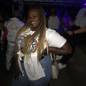 Meet your Posher, Dominique